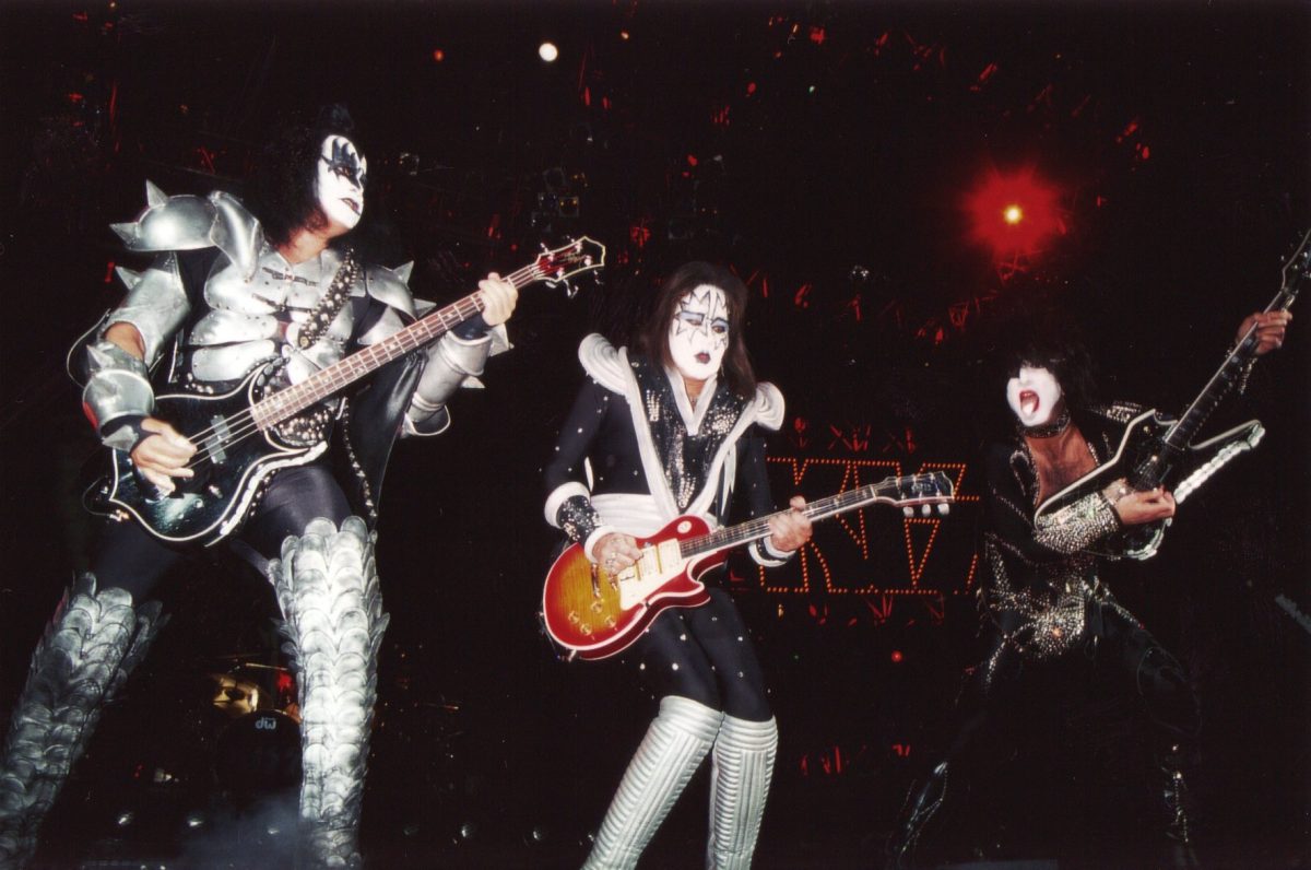 Gene Simmons, Ace Frehley y Paul Stanley, de KISS, en directo durante la gira Psycho Circus