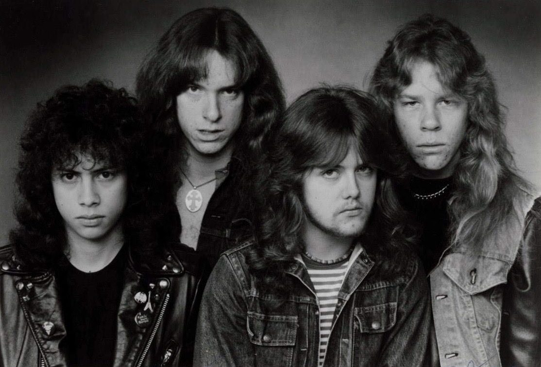 Kirk Hammett, Cliff Burton, Lars Ulrich y James Hetfield, de Metallica, en la foto de prensa de Megaforce Records de 1983