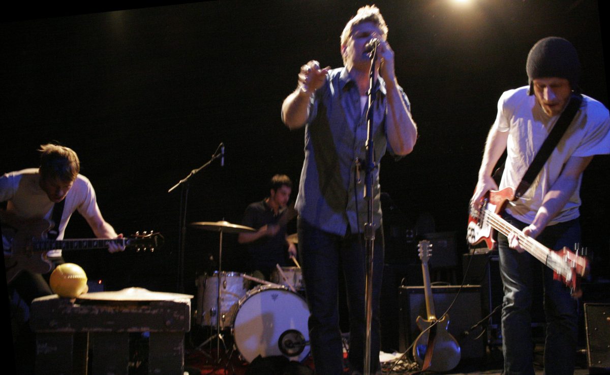 Cold War Kids en concierto en la Bowery Ballroom de Nueva York en 2007